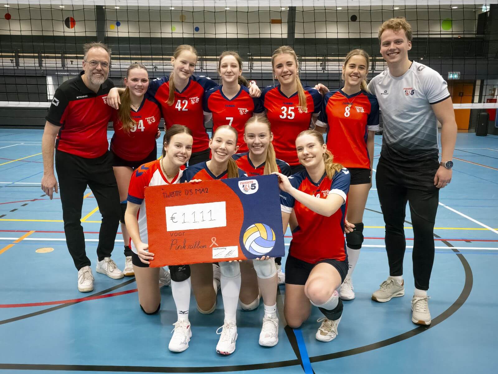 Meiden A2 inzameling voor Pink Ribbon